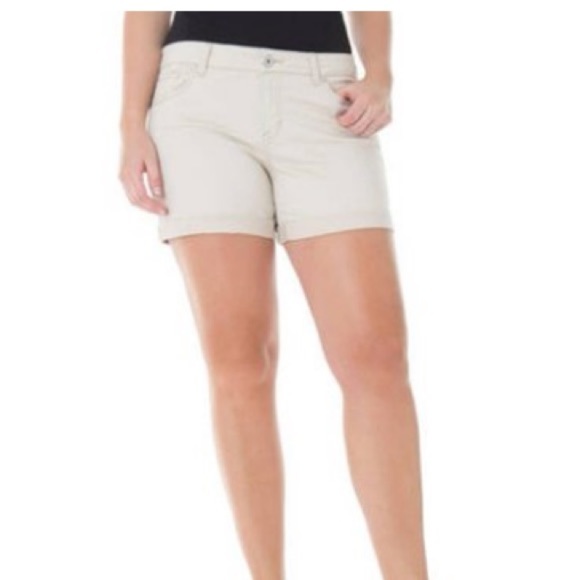 Y2k vintage Women’s Levi’s cuffed tan shorts size 33 khaki rolled - Picture 1 of 6